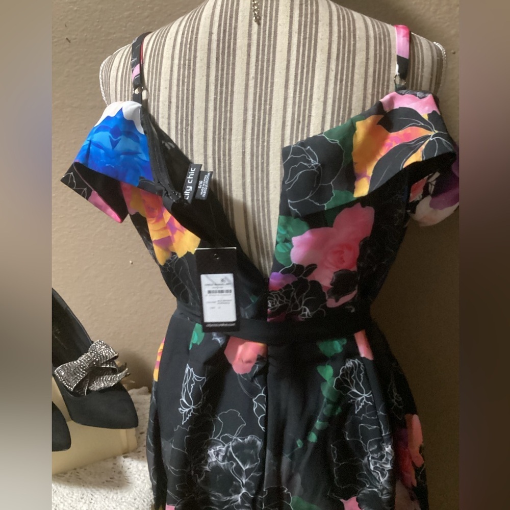 City Chic Floral Off-Shoulder Dress - Picture 11 of 15